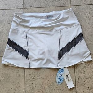 NWT LUCKY IN LOVE Tennis/ Pickleball Outfit Skirt - White With Black Trim
